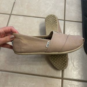 TOMS shoes